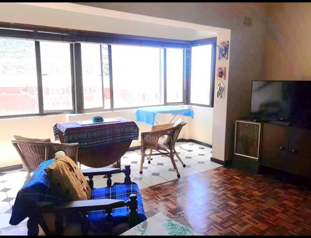 2 BEDROOM PROPERTY TO RENT IN FISH HOEK